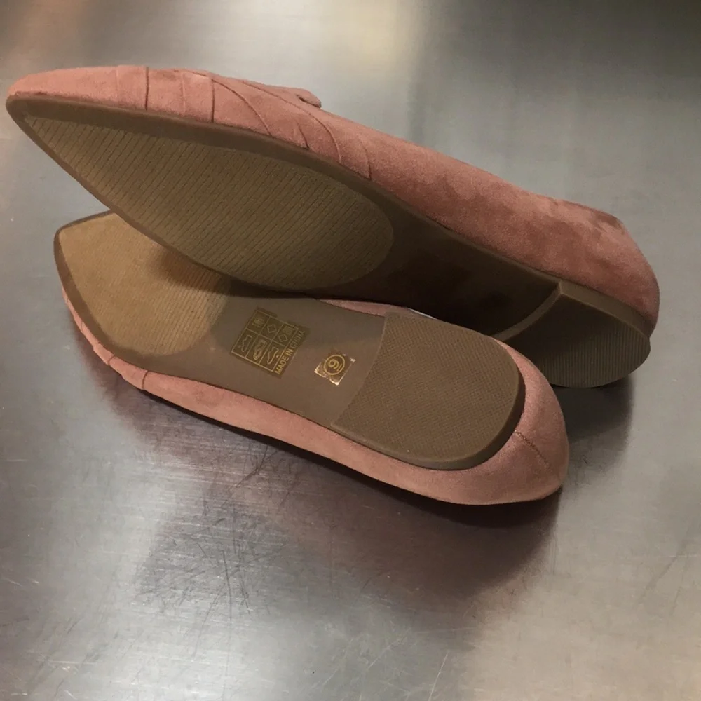 New WB Woman’s Journee Collection Elegant Pink Women's Flats